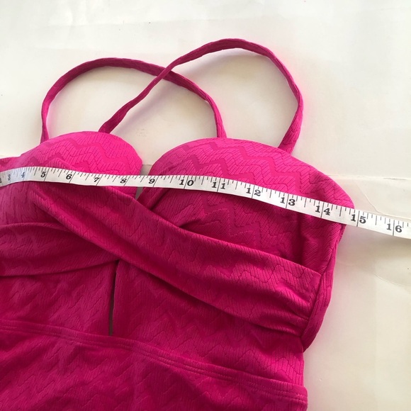 Cupshe Textured Wrapped Crossback Cut Out Molded Cups One Piece Swimsuit Size M - Picture 8 of 14